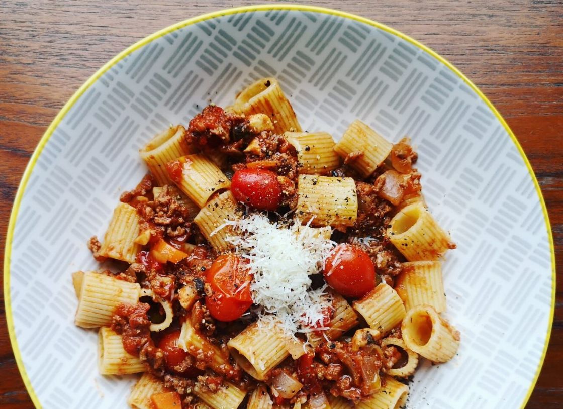 (Almost Ready) Rustic Penne Bolognese With Pear & Rocket Salad