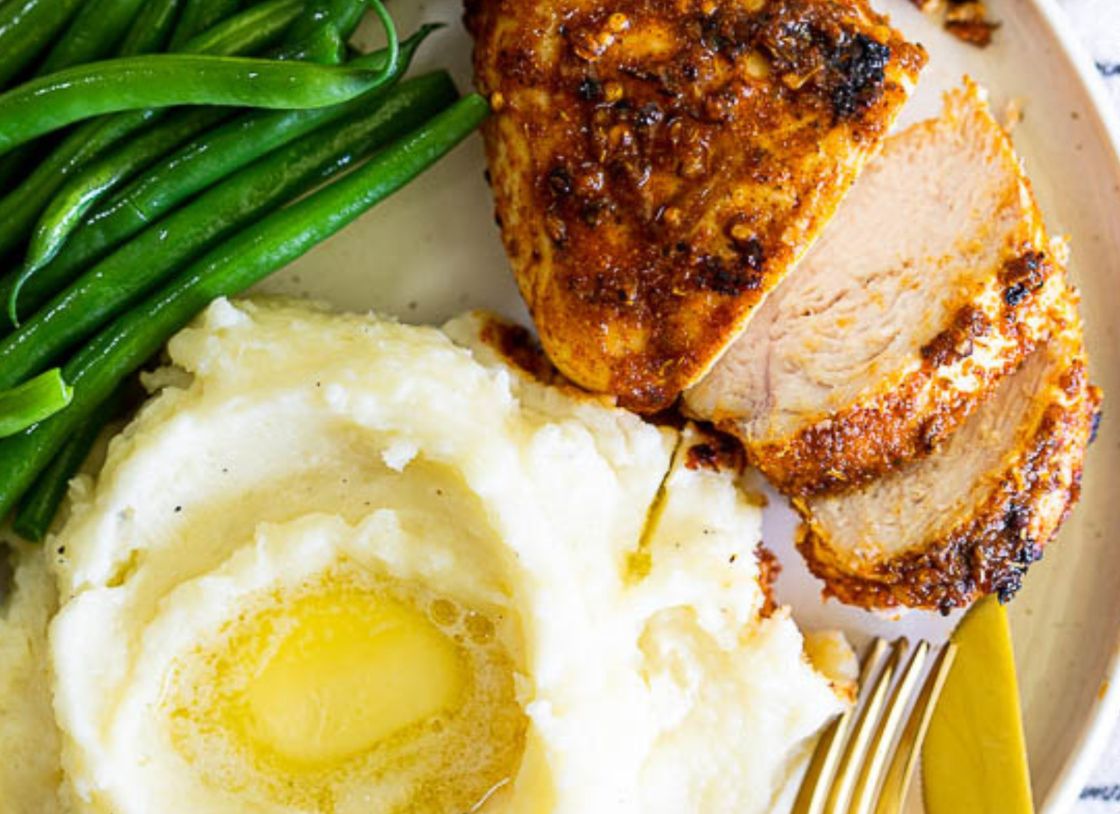 Spiced Chicken With Buttery Mash & Garlic Green Beans (G-F)